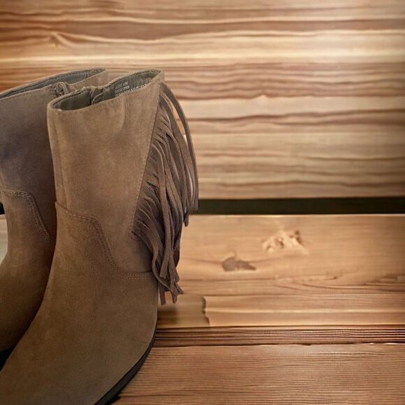 NEW WOMENS MADDEN GIRL DESCENT TAUPE ANKLE BOOTS WITH FRINGE 6.5 - Picture 7 of 9